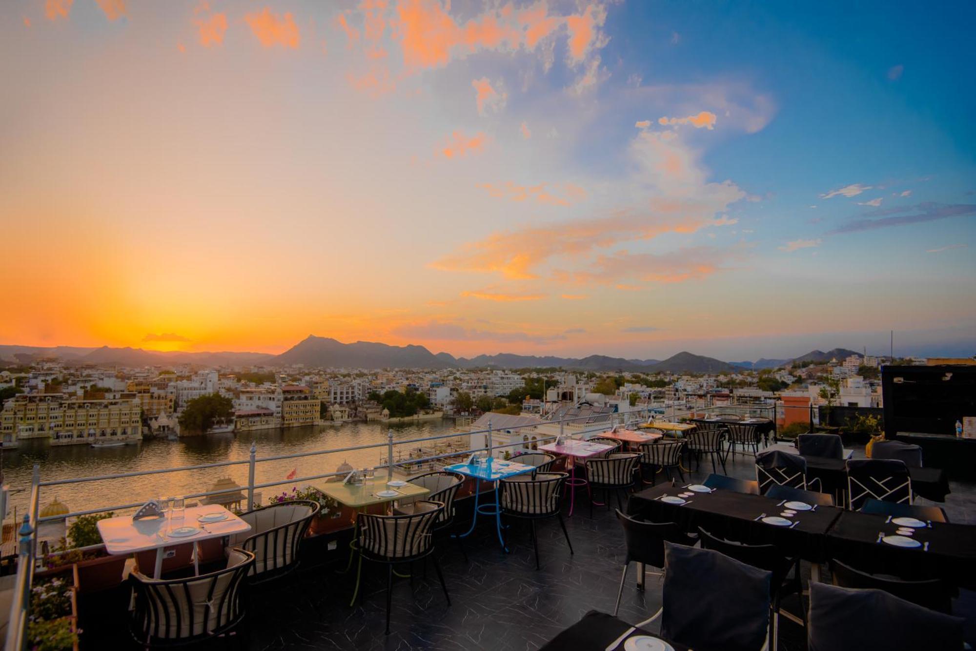 Hotel Pratap Bhawan Udaipur Exterior photo
